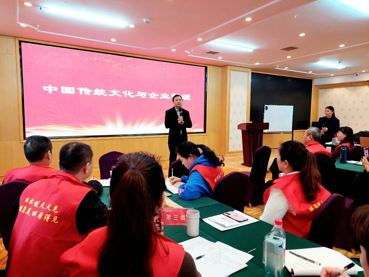 潘博士莅临丽亦健第四届名师讲堂亲自授课，这场拜师仪式超有范！