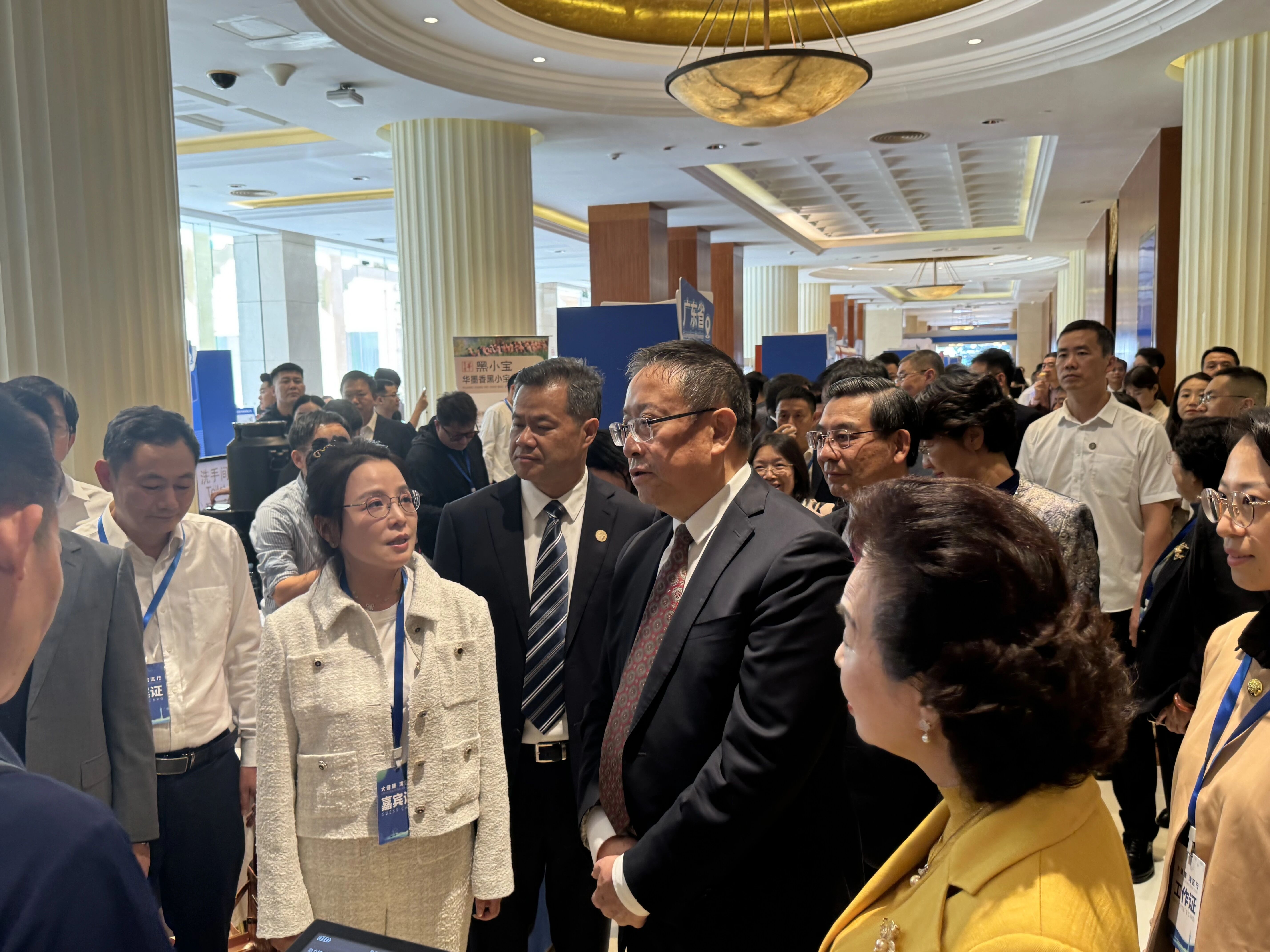 丽亦健低中频综合治疗仪闪耀亮相2025&ldquo;大健康&middot;湾区行&rdquo;公益大会！